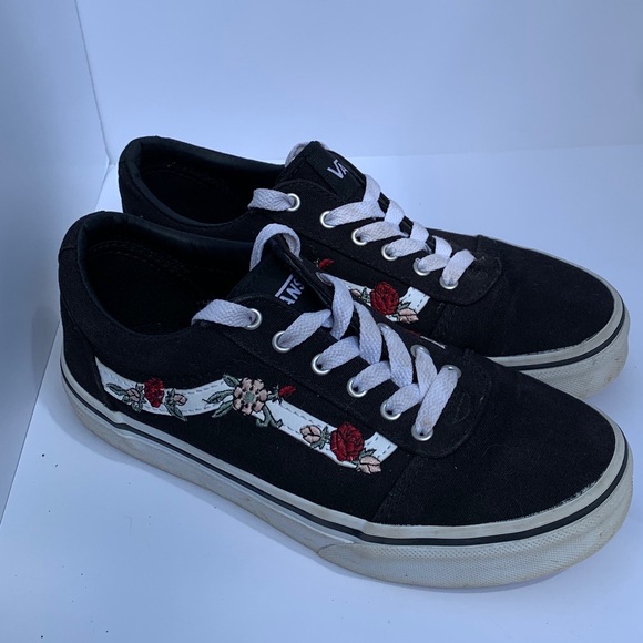 vans ward roses black